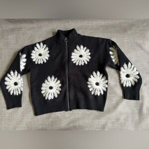 Rain and Rose Floral trucker style sweater Black White Flowers Size XL‎